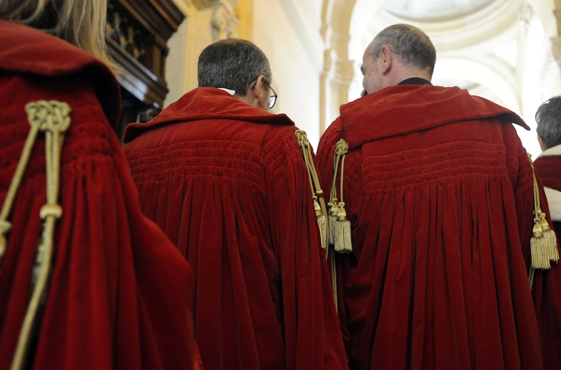 Dossier e depistaggi per aggiustare i processi: in cella anche un pm