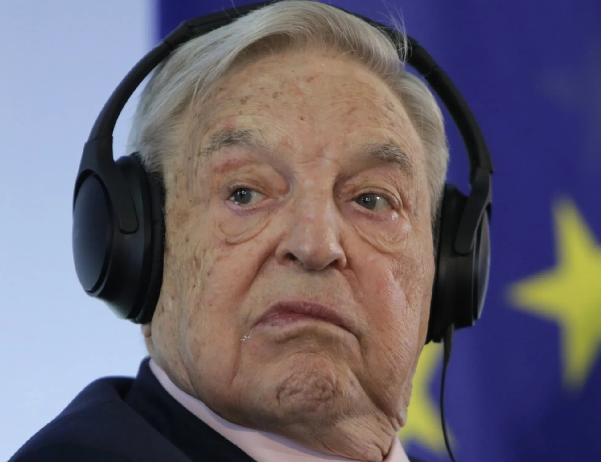 Leggi l'articolo: Fango su Meloni, la mano di Soros: cosa c'è su "Liberties"