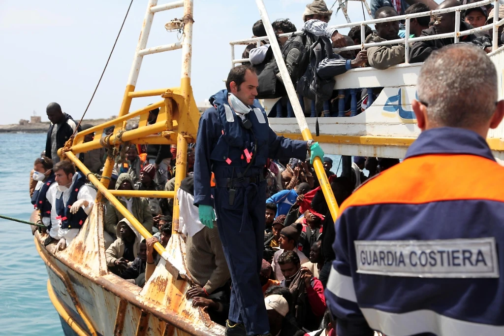Immigrazione, l'Ue abbandona l'Italia