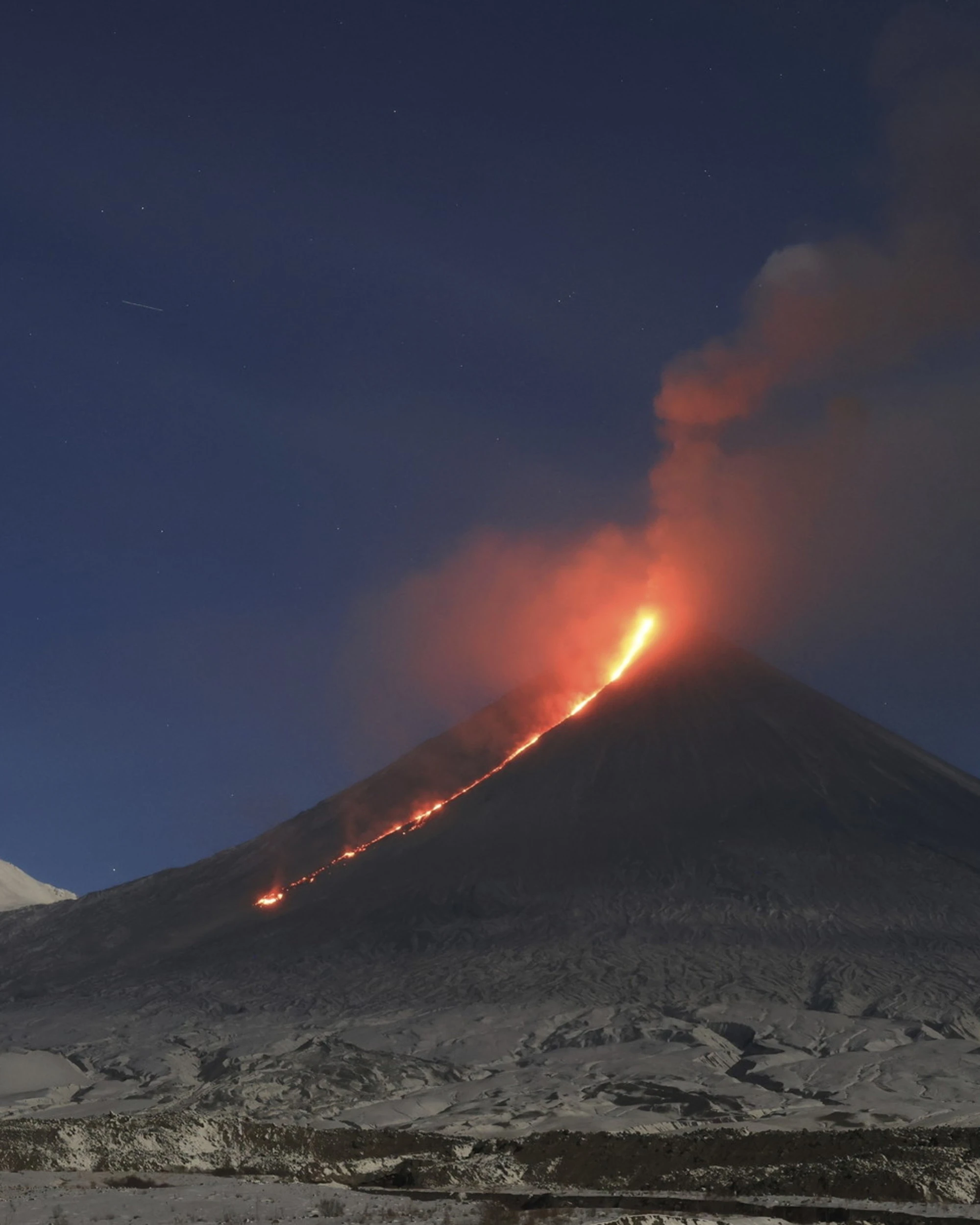 Terremoto in Kamchatka, erutta il vulcano: è massima allerta