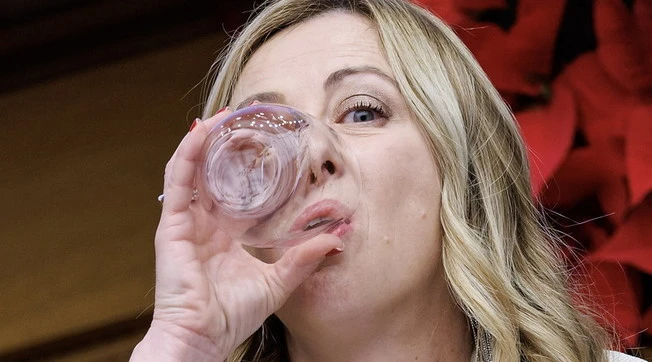 Giorgia Meloni, il nuovo record: parla per oltre 3 ore di fila