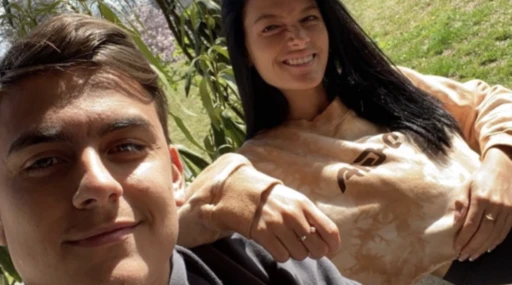 Coronavirus, Paulo Dybala e la fidanzata positivi al test: Juventus, terzo calciatore infetto