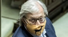 Vittorio Sgarbi, un siluro contro Massimo Giletti: "Dopo Virginia Raggi, servo io". L'ultima sfida del critico d'arte