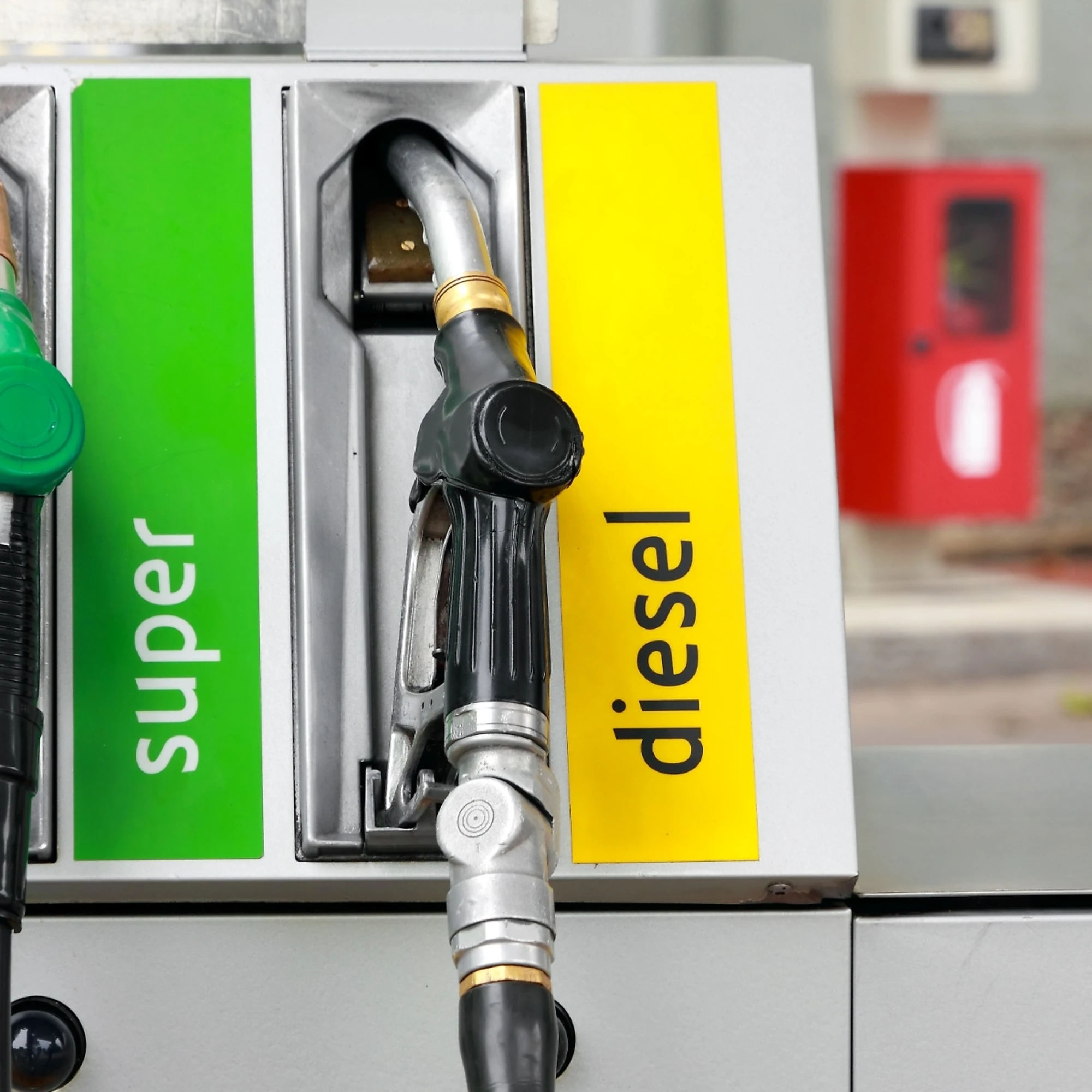 Benzina, c'è l'effetto domino