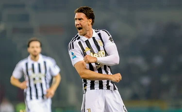 Vlahovic dice no al Besiktas: vuole il Barcellona. Intanto la Juventus...