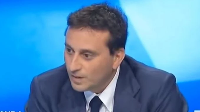 David Parenzo ossessionato da Meloni e Salvini: "Americano bendato, perché state zitti?"