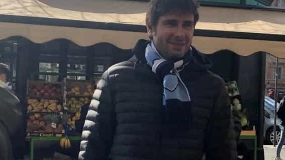 Alessandro Di Battista rispunta in tribuna all'Olimpico, roba da matti: chi cerca una raccomandazione