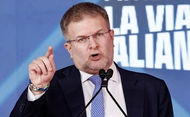 Ilaria Salis, Carlo Fidanza accusa la sinistra: "Vogliono favorire i franchi tiratori"