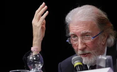 Bomba a Ranucci, l'affondo di Fazzolari: "Deliranti insinuazioni del M5s Scarpinato"