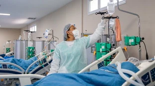 Coronavirus, bollettino 16 giugno: contagi e morti stabili, minimo di ingressi in terapia intensiva (grazie al vaccino)