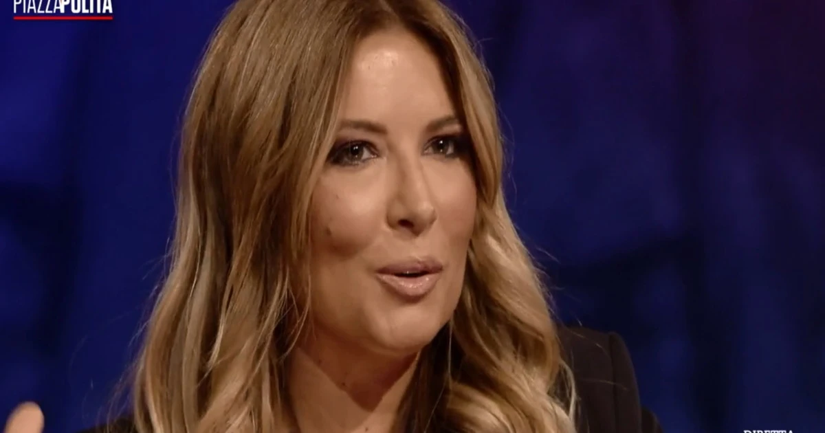 PiazzaPulita, Selvaggia Lucarelli giustifica il linciaggio di Morisi: "Non è gogna, ma una conseguenza"