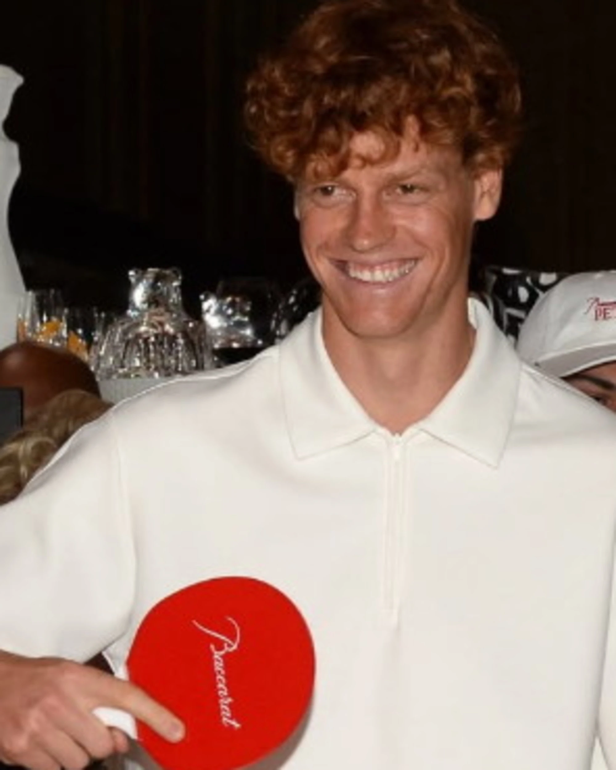 Jannik Sinner fenomenale anche a ping pong: tutti di stucco