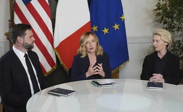 Giorgia Meloni, la foto che smonta le balle della sinistra