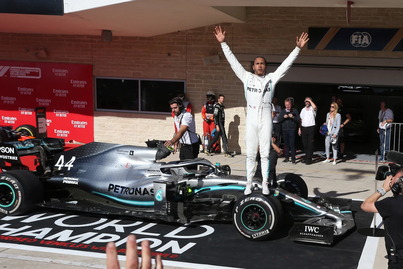Formula 1, Lewis Hamilton è campione del mondo nonostante il secondo posto: a precederlo Bottas