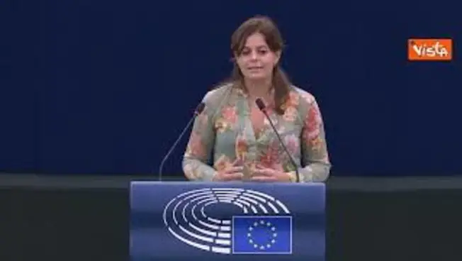 Leggi l'articolo: Ilaria Salis (Avs): Non sono trafficanti, chi trasporta migranti è come chi aiutava gli ebrei