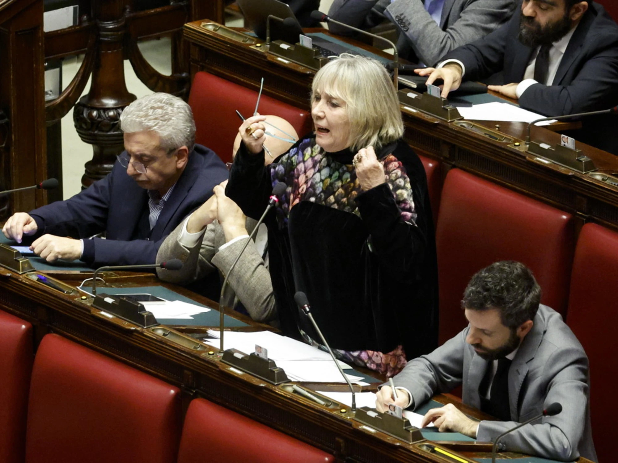 Dl Sicurezza, "legge hitleriana": il pessimo show della sinistra in Aula