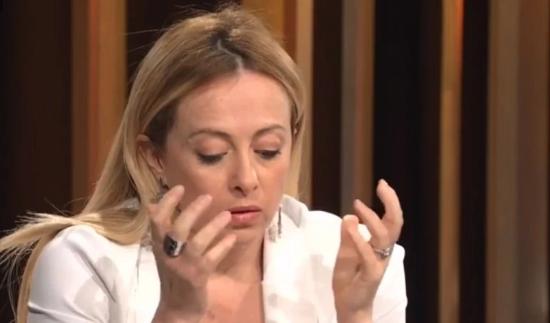 "Cacciate Mattarella", Giorgia Meloni: fin dove si spinge pur di punirlo