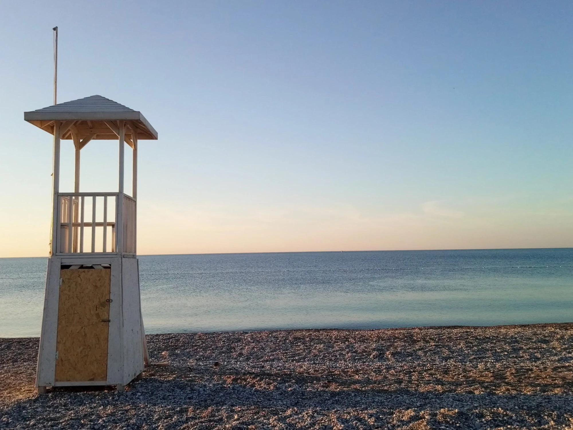 Marina di Carrara, "è pericoloso per i bimbi": basta questa frase e la mamma picchia il bagnino