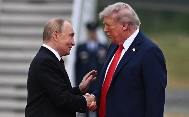 Trump a Putin, "fammi risolvere la tu c***o di guerra". Ecco il piano di pace