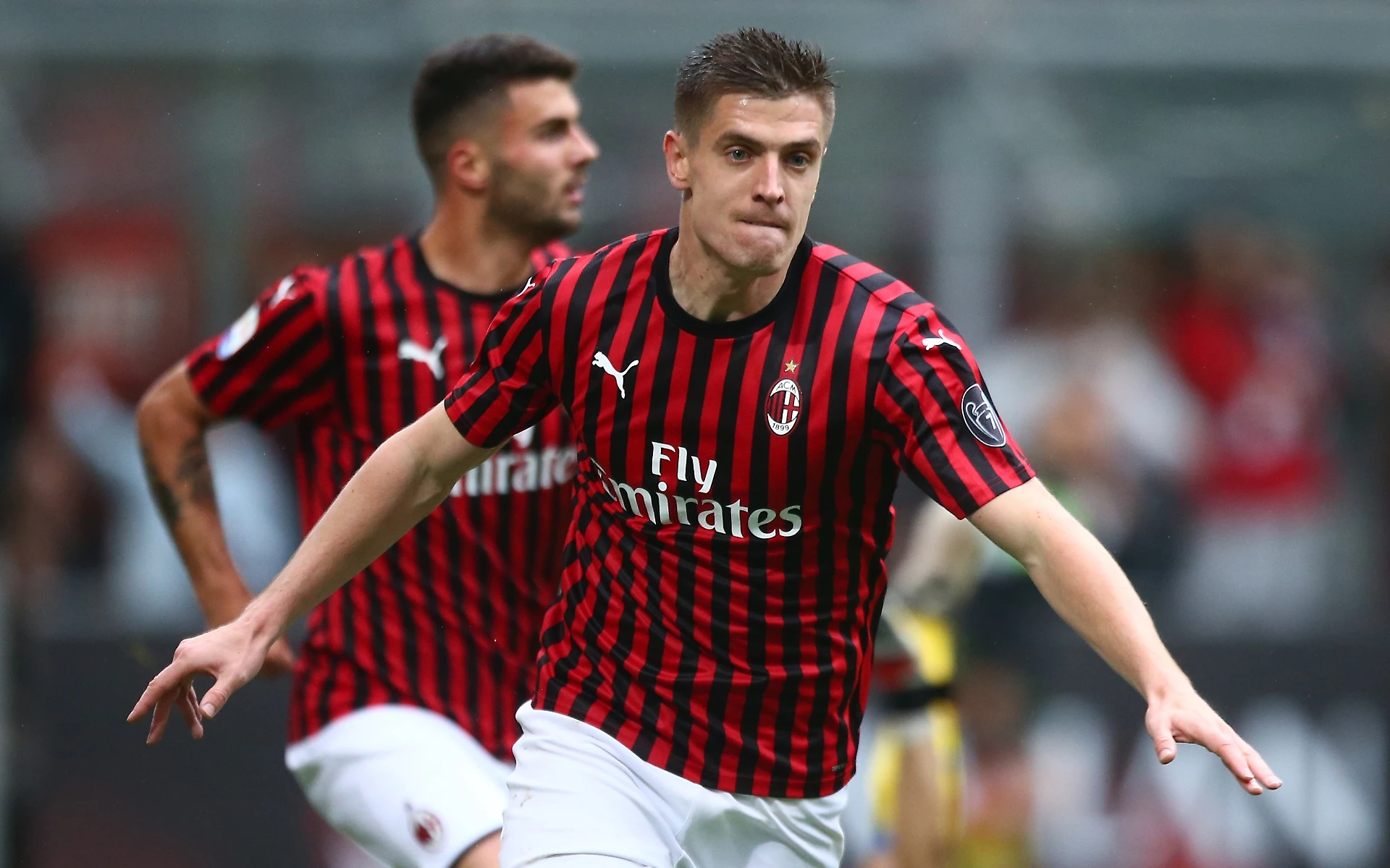 Il Milan si sveglia nella ripresa, vince per 2-0 con il Frosinone e spera ancora nella Champions