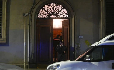 Firenze, moglie e marito morti in casa: ferite da arma da taglio