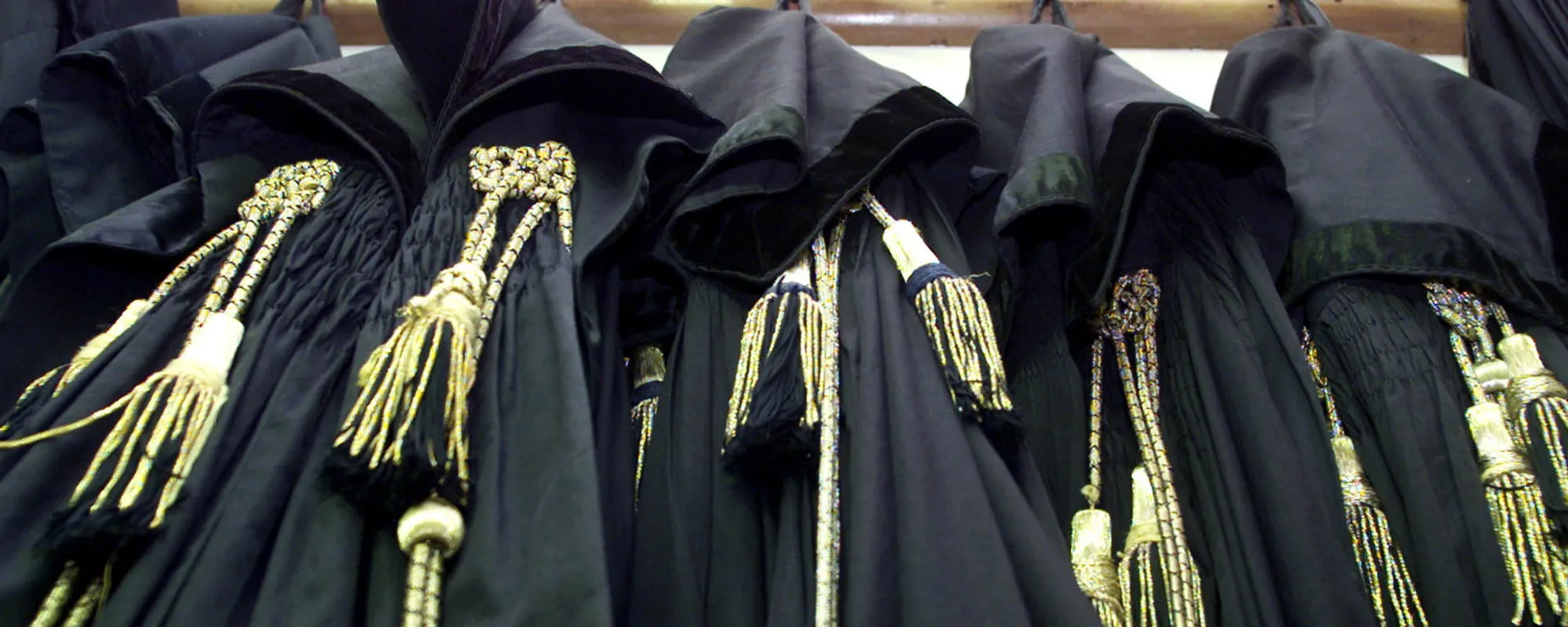 Leggi l'articolo: Assicurazione sanitaria, ecco perché le toghe stanno con l'Anm: tutto torna...