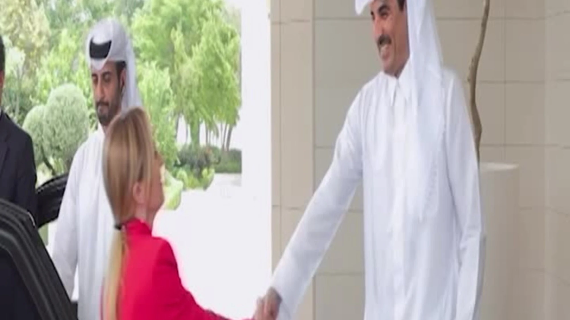 Meloni incontra l'emiro Al Thani, focus su sforzi diplomatici per uscire dalla crisi