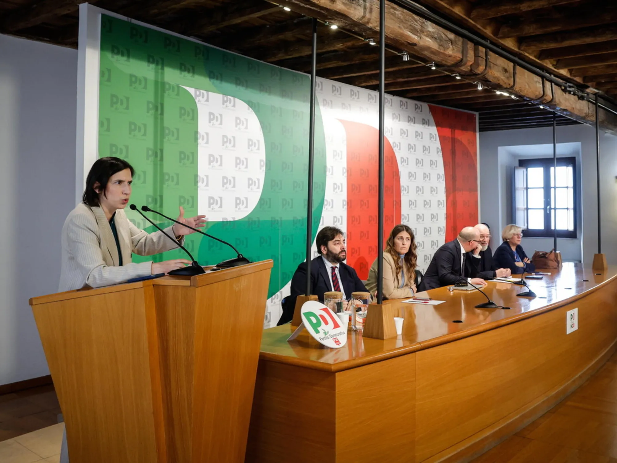 Leggi l'articolo: Dopo Gualmini… il big pronto a uscire: questa è la fine del Pd?