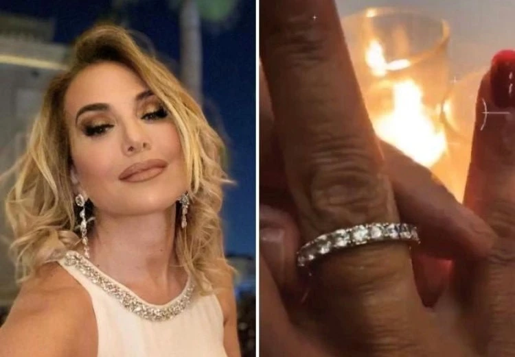 Barbara d'Urso con l'anello al dito su Instagram. Cena romantica, caccia all'uomo misterioso