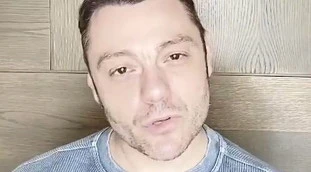 Tiziano Ferro, la foto straziante: "Forse non ho mai veramente accettato la tua morte"