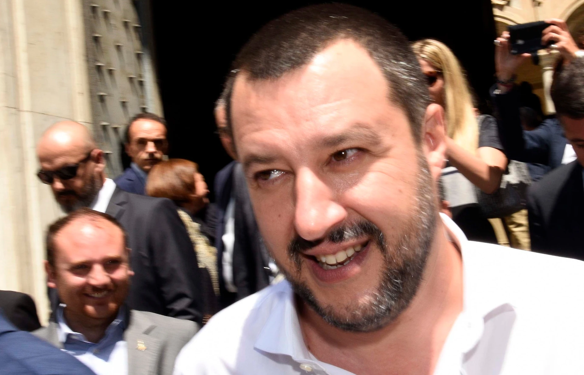Matteo Salvini, orrore a Trento: "Mandante degli omicidi razziali". Lo schifo alla manifestazione contro il ministro