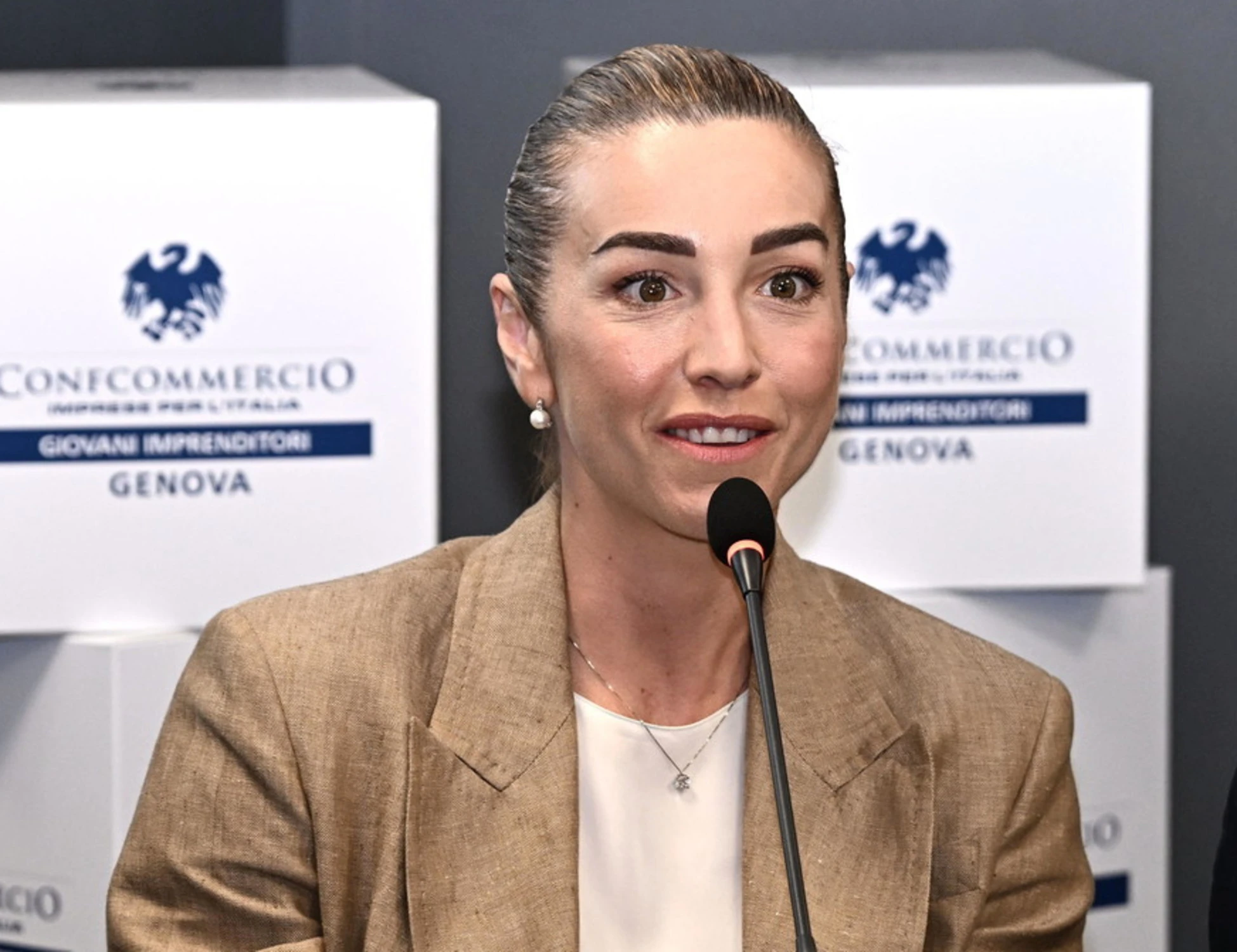 Silvia Salis, la regina delle tasse: Imu, Tari e autobus