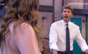 Affari tuoi, De Martino gela Roberto: "Anni Venti"