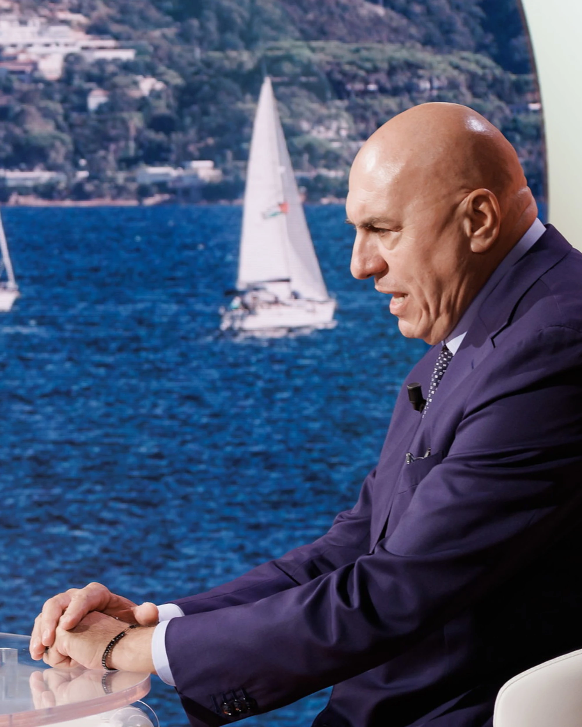 Guido Crosetto, contro i "presunti attivisti": "Difendono anche voi"