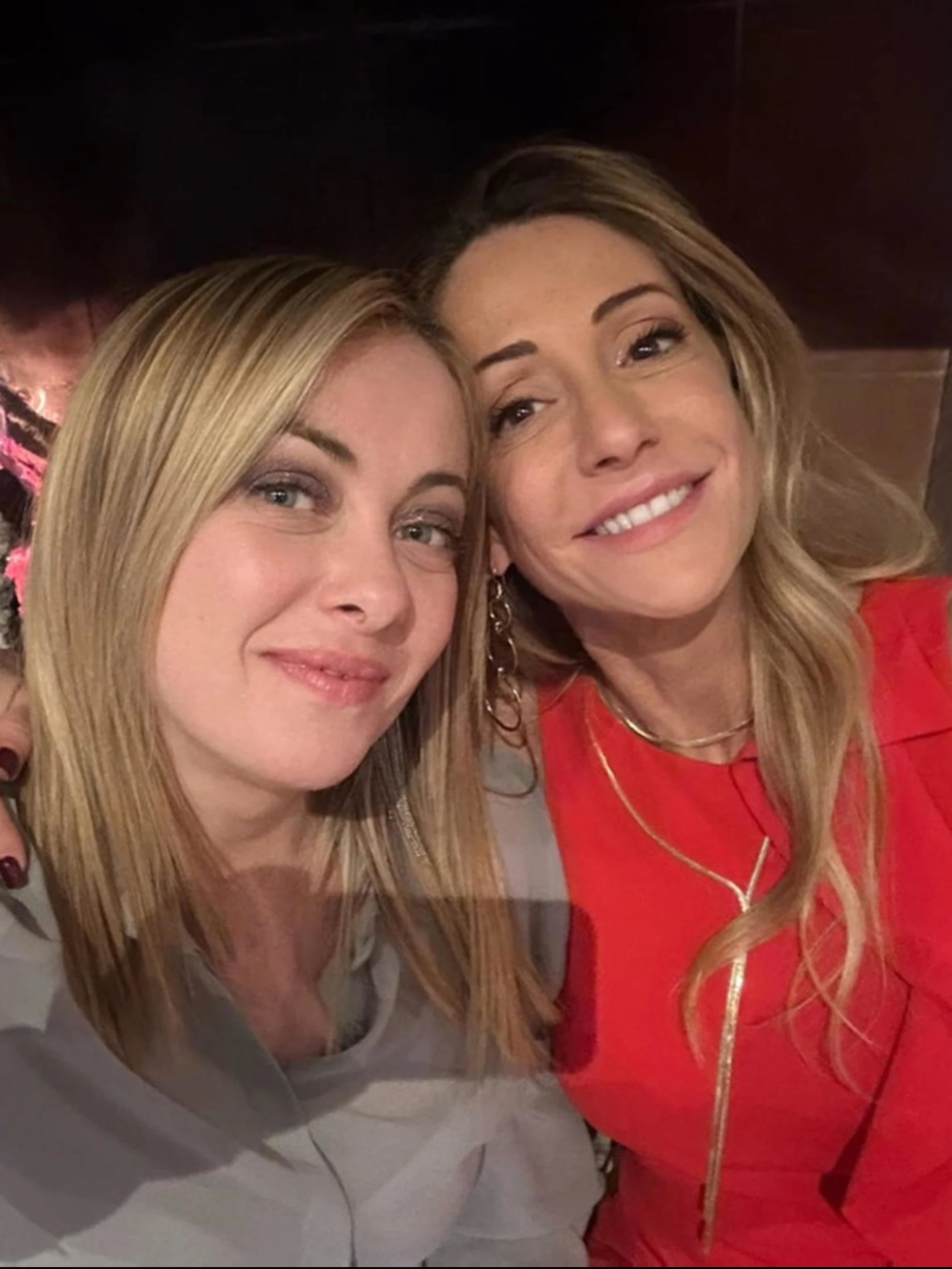 Giorgia e Arianna Meloni, "le chat delle mamme? Cosa scriviamo": la rivelazione 