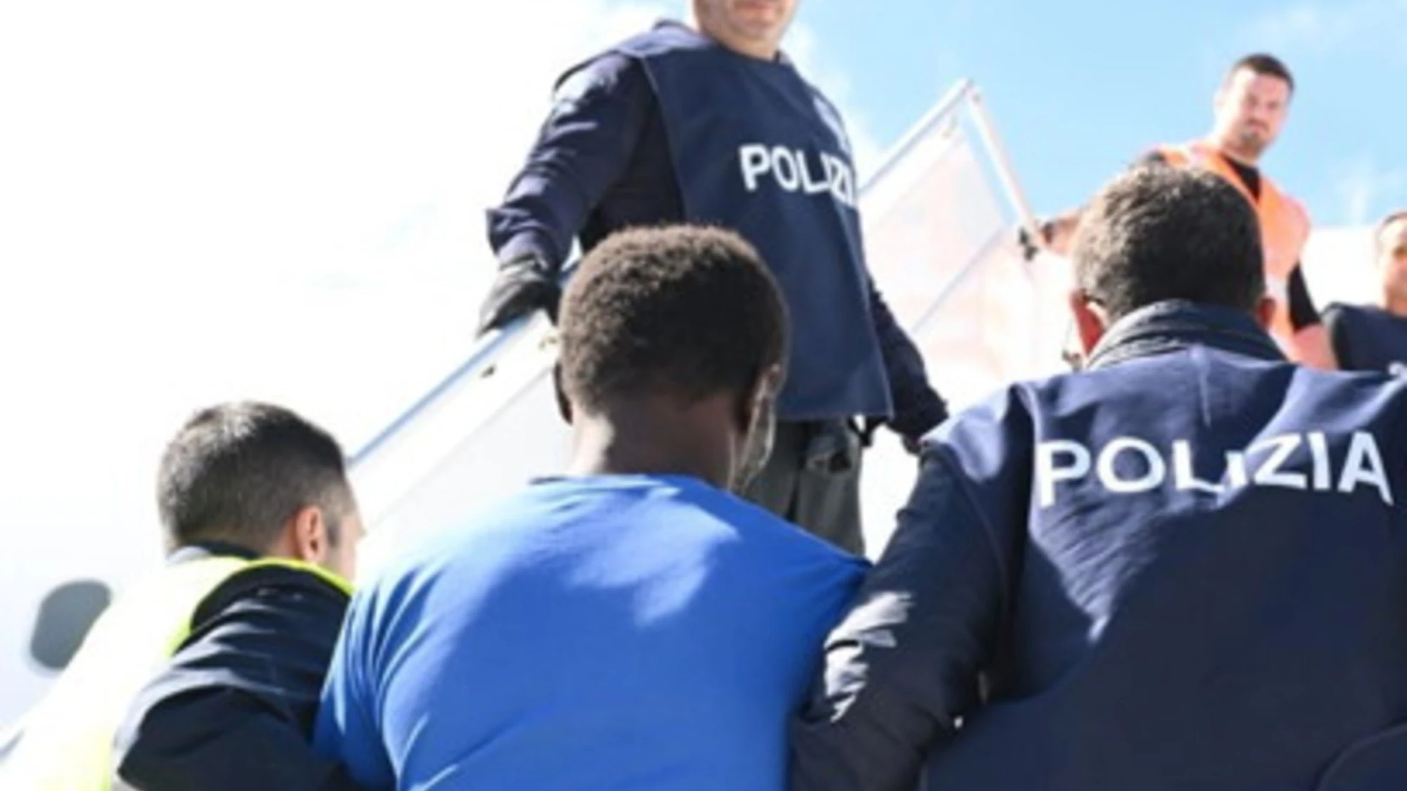 Immigrazione, tra i rimpatriati anche il teppista clandestino
