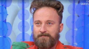 Francesco Facchinetti, "arrestato per un tatuaggio": clamoroso, il simbolo che lo ha fatto finire dietro le sbarre
