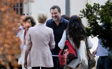 Salvini, la sinistra critica perfino se visita un carcere