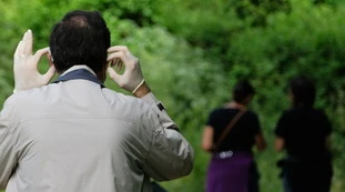 Giuseppe Conte, la falla nel decreto sulla Fase 2: "Incontri in casa, nessuna limitazione al numero di amici o congiunti"
