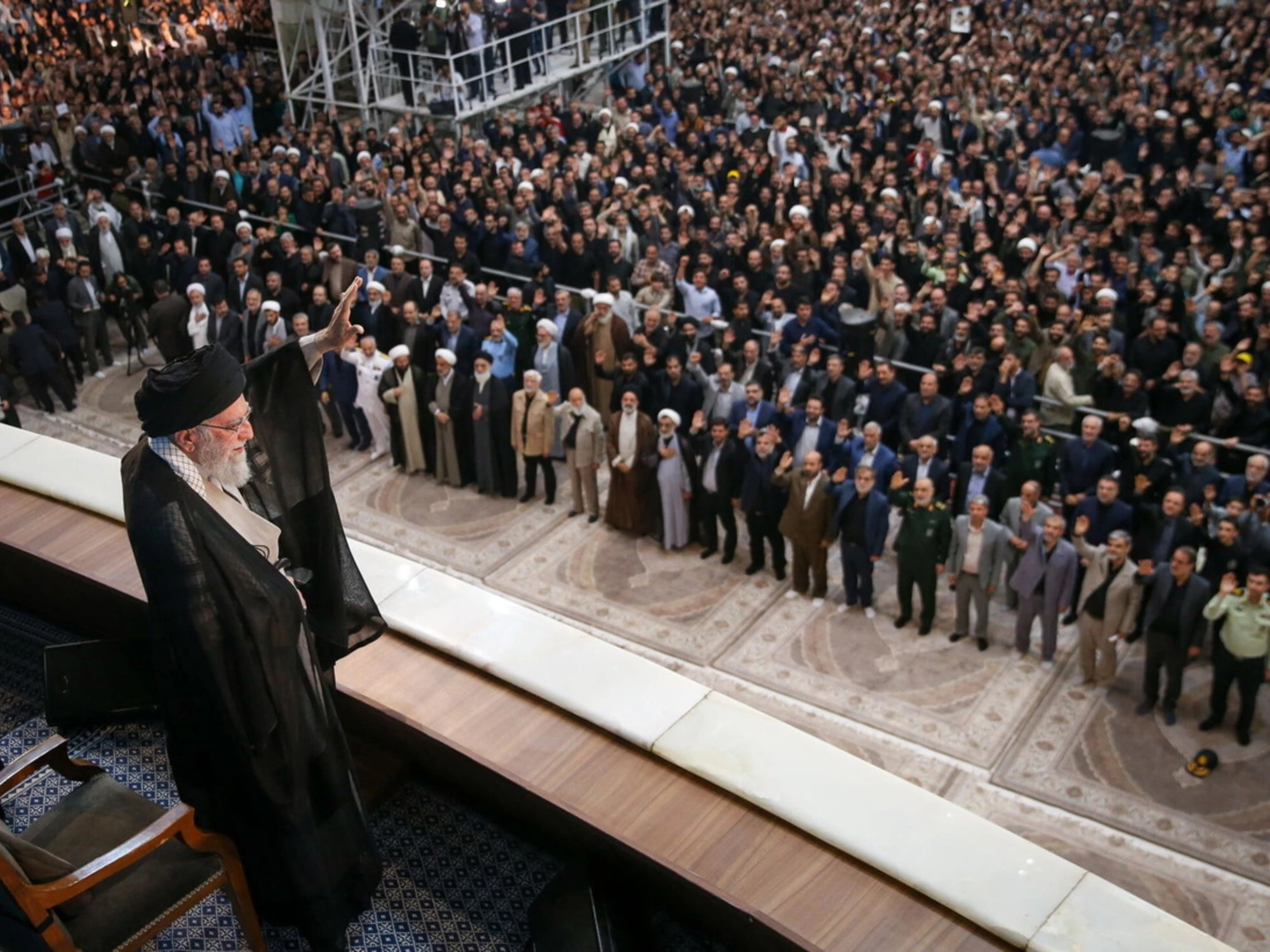 Iran, indiscrezioni: "Golpe imminente", i pasdaran contro Khamenei