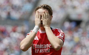 Schjelderup, video a luci rosse con minorenni: travolto dallo scandalo