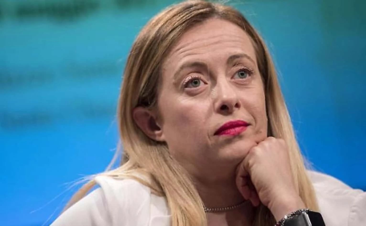"La tua salute mentale... curati". Morani contro Meloni, record di schifo