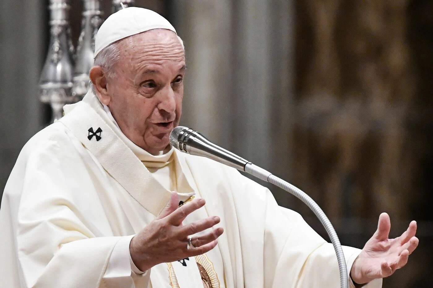Papa Francesco, frecciatina a Salvini sul caso Gregoretti: "Non si risolve il problema bloccando le navi"