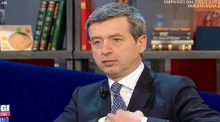 Mario Draghi manda allo sbaraglio Andrea Orlando. Il ministro Pd in Rai a Oggi è un altro giorno: è all'oscuro di tutto, figuraccia memorabile