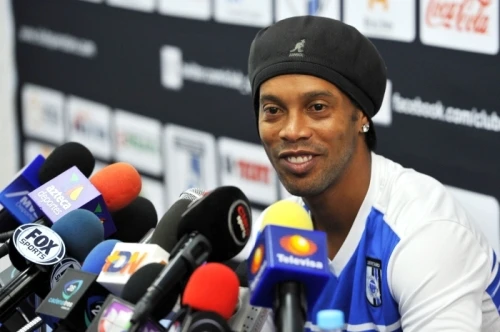 Zitti tutti, ora parla Ronaldinho: "Basta balle, vi dico chi è il più forte al mondo"