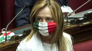 Giorgia Meloni replica a Silvio Berlusconi: "Chi sono i veri sovranisti e chi banchetta a spese degli altri Paesi"