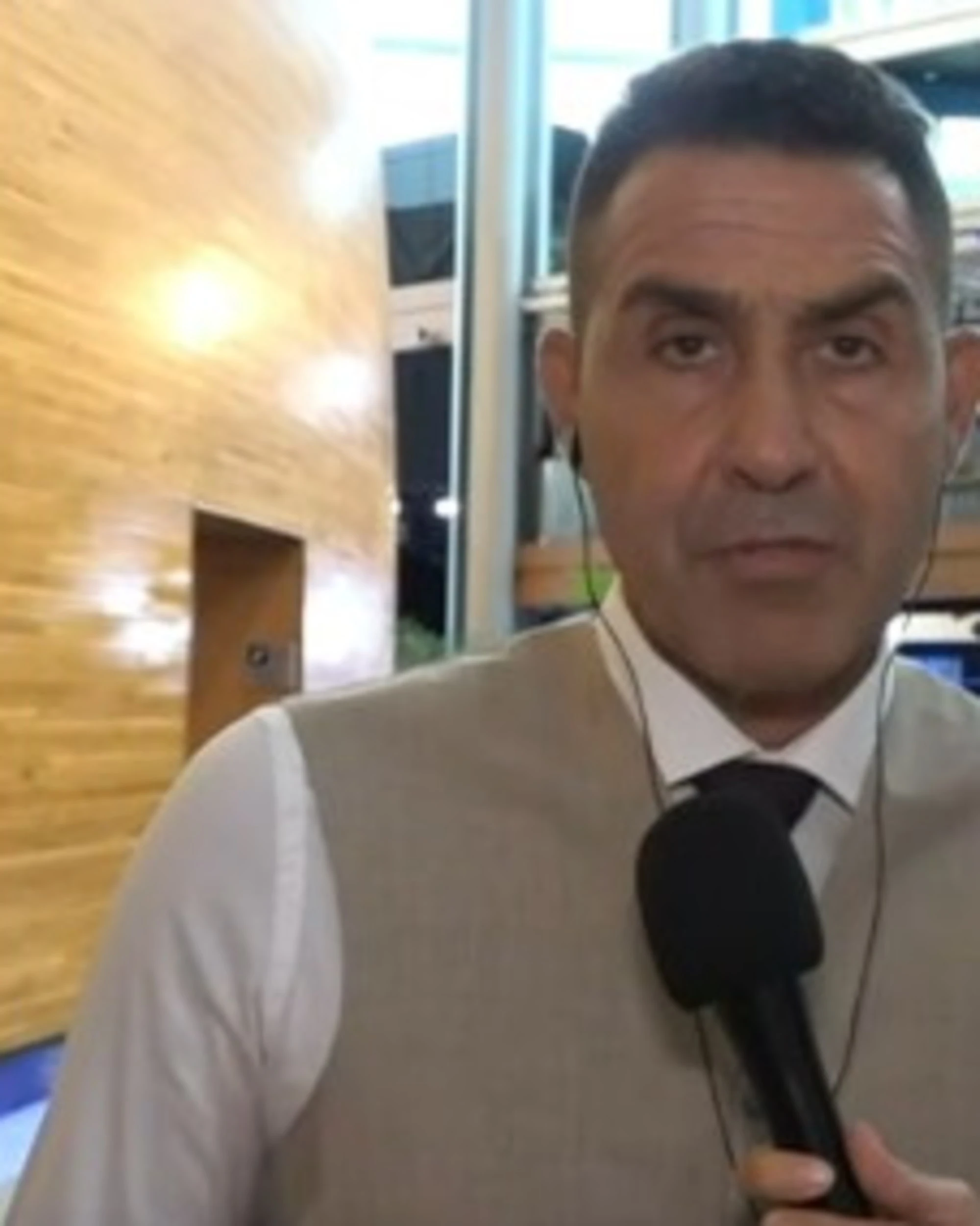 L'aria che tira, rasoiata-Vannacci: "Ma non era con Greta?", Parenzo muto