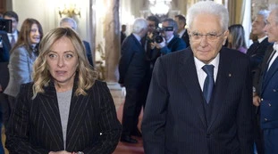 Mattarella, "solidarietà a Giorgia Meloni": il Colle condanna "l'inaccettabile serie" di insulti