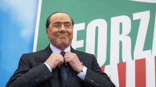 Silvio Berlusconi, rivoluzione in Forza Italia: ai vertici si passa dal quadriumvirato al direttorio. Tra i nomi anche un grande ritorno
