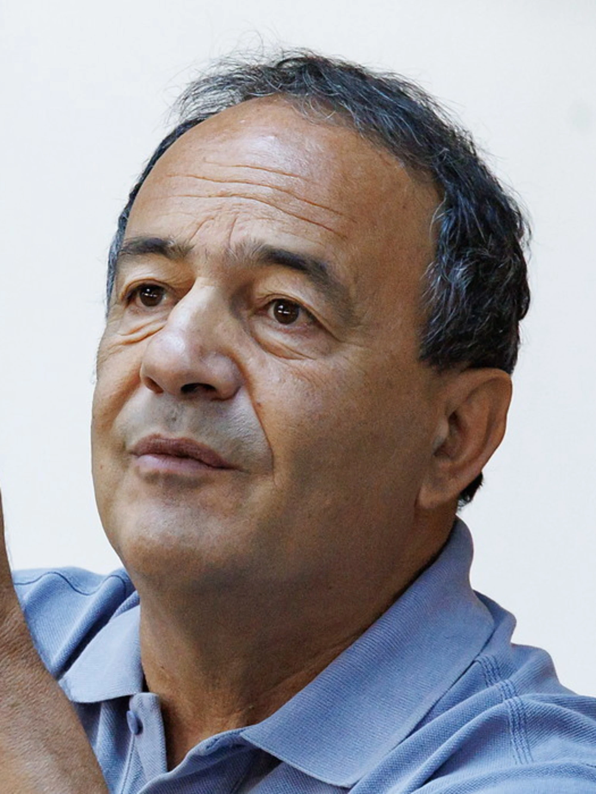 Mimmo Lucano, avviata la procedura per la decadenza da sindaco di Riace: cosa succede ora